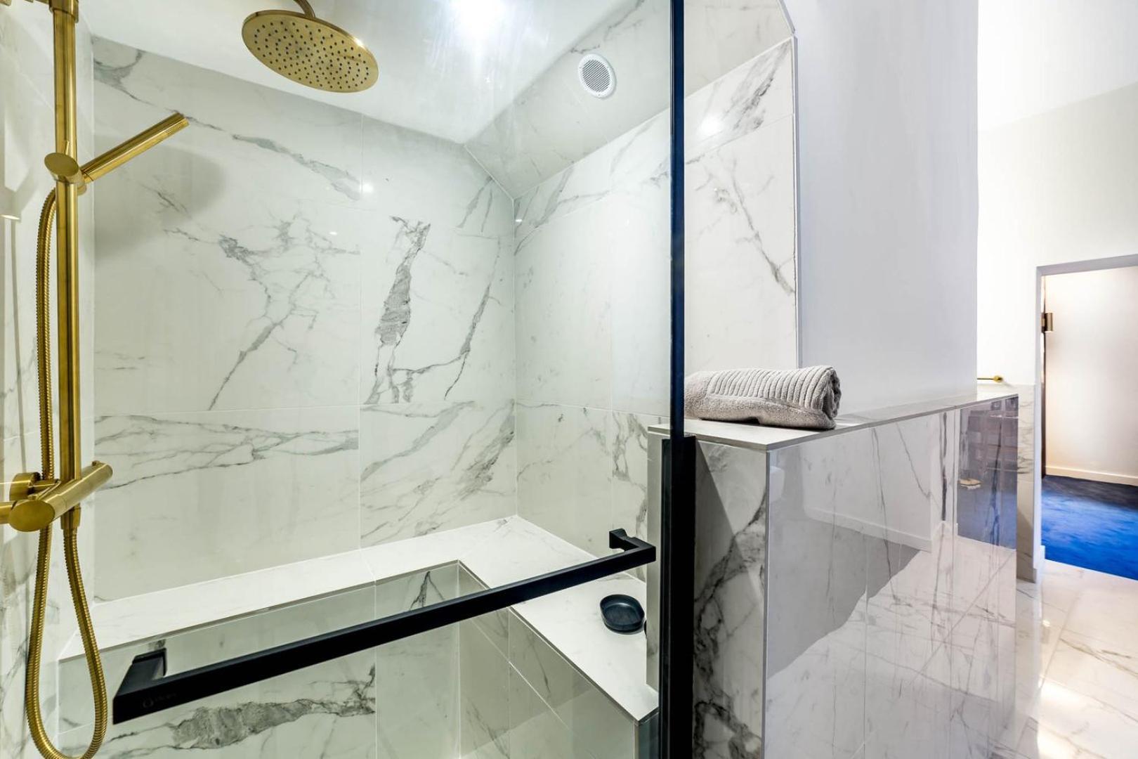 High-End Apartment Overlooking The Quays Ail Lyon Eksteriør bilde